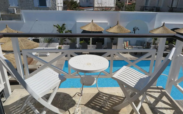 Bay C Hotel