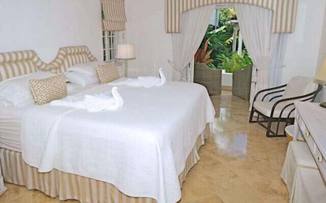 Emerald Beach 4 - Villa Plumbago