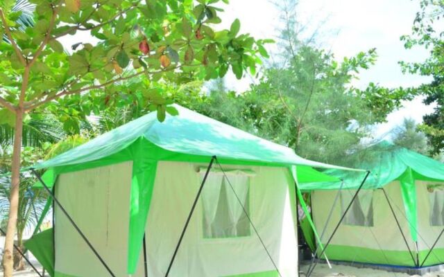 Koh Ngai Camping Restaurant