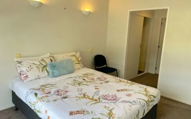 Remuera Spacious Holiday Home