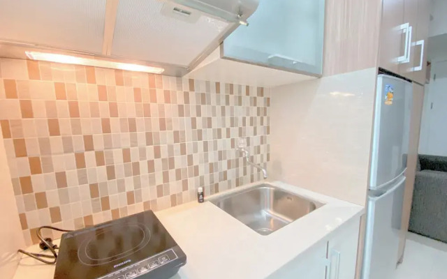 Tranquil Abode 1Br Apartment At Parahyangan Residence