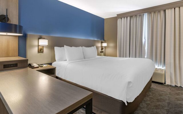 Comfort Inn & Suites