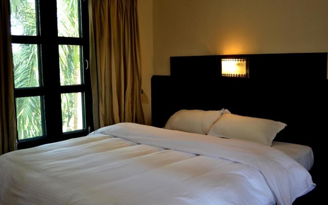 Rhino Lodge & Hotel
