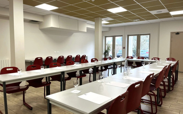 Best Western Blanche De Castille Dourdan