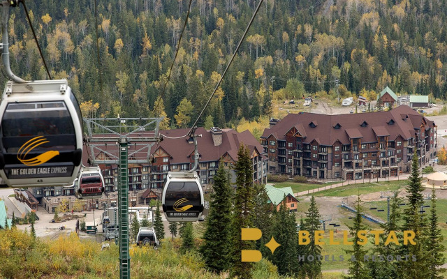 Glacier Mountaineer Lodge