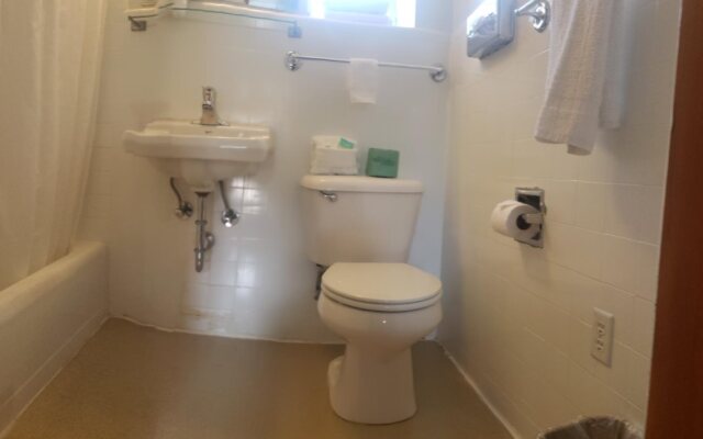 Midtown Inn & Suites