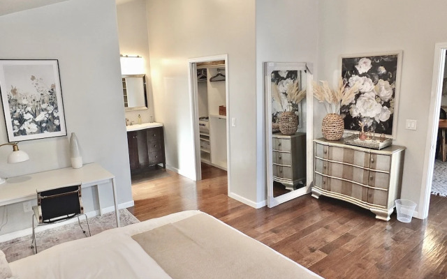 Bellflower Breeze Charming 3 BDR in Long Beach!