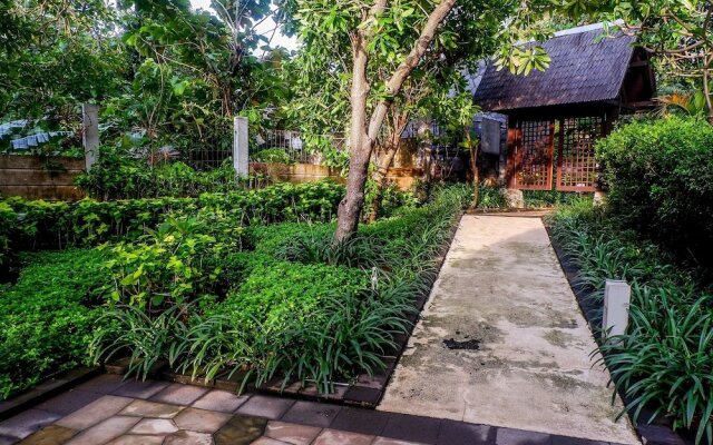 2BR Hampton's Park Apartment near Pondok Indah