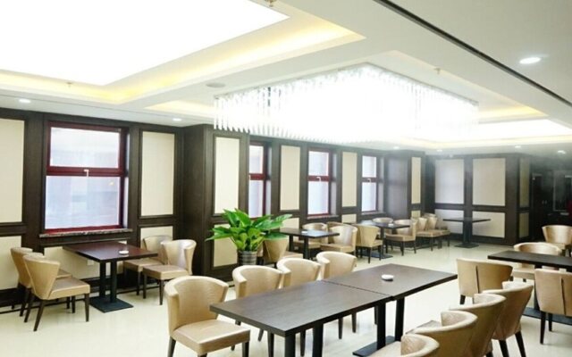 GreenTree Inn LiaoYuan Longshan District Train station Longjihuadian Hotel_