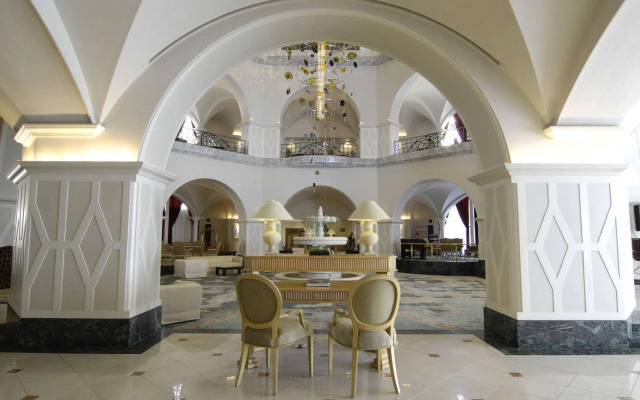 Royal Oak Hotel Spa & Gardens
