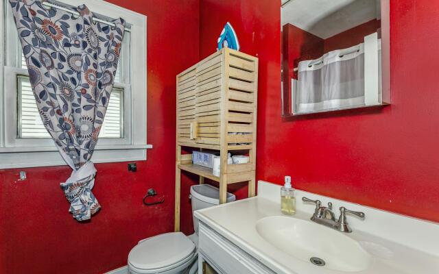 Cute Cozy and Cheerful 3 Bedroom House