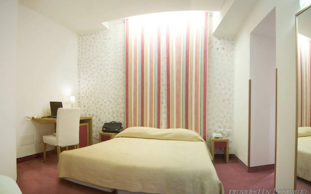Residenza Domizia- Guest House