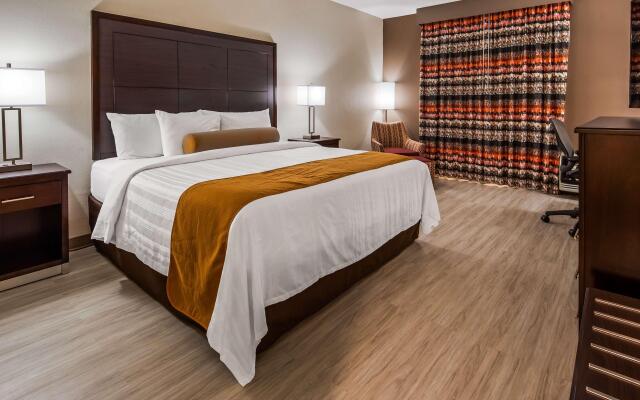 Orangewood Inn & Suites Kansas City Airport