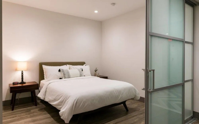Amazing 2 bedroom flat in South Park / DTLA