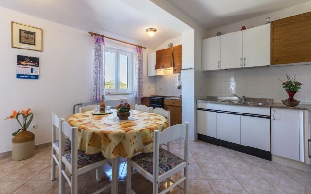 Awesome apartment in Rovinj w/ 3 Bedrooms