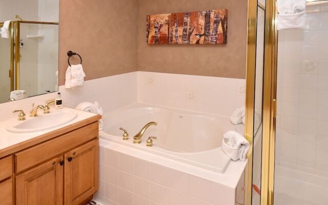 Aspenwood 311 2 Bedroom Condo by RedAwning