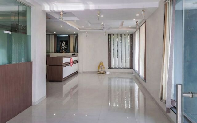 OYO 12053 Hotel Shri Govind
