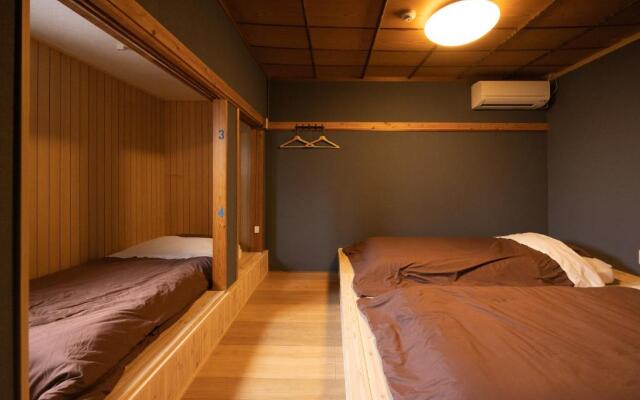 HOSTEL perch