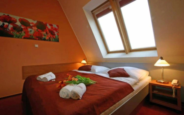 Hotel Ruby Blue