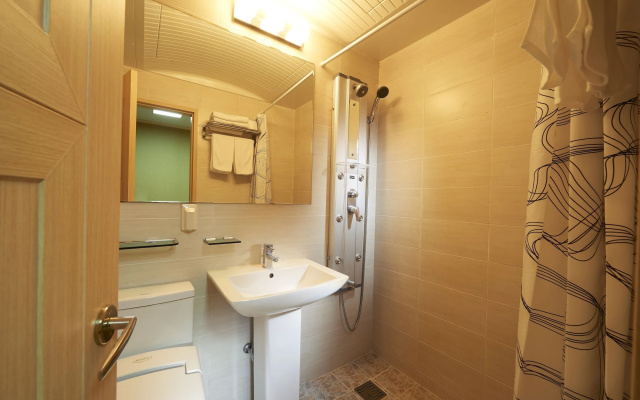 Отель Noble Tourist Hotel Insadong