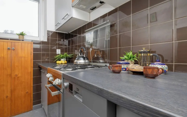 Apartment With Balcony by Renters