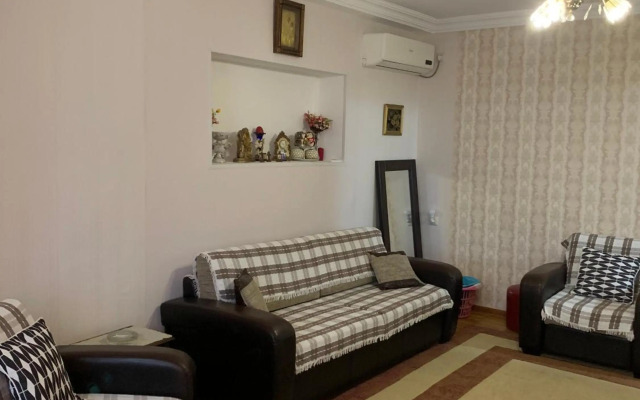 John Apartment Old Batumi