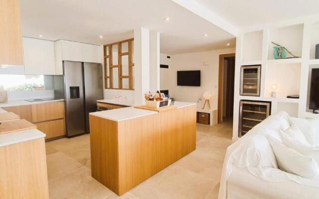 Villa Acqua 12 pers piscine chauffée accès direct plage