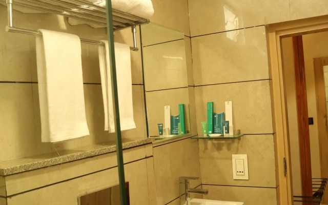 Hotel Reva Regency