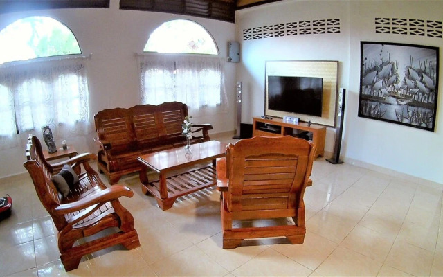 Sabandy House
