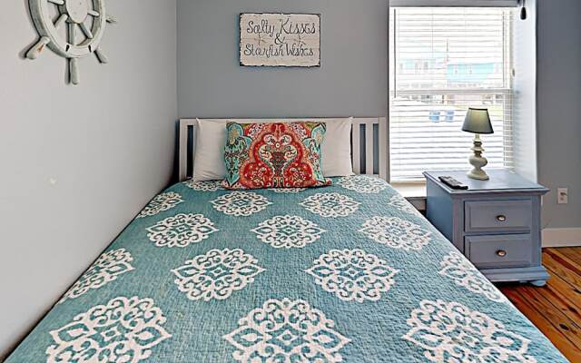 Reel Beachy @ The Commons