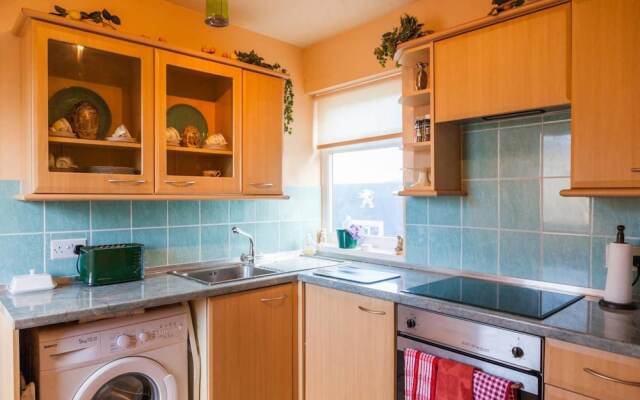 Apartment - Sleeps 4 - Pet Friendly - Balcony