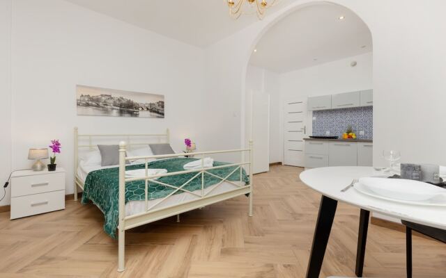 Beautiful Studio Piotrkowska by Renters