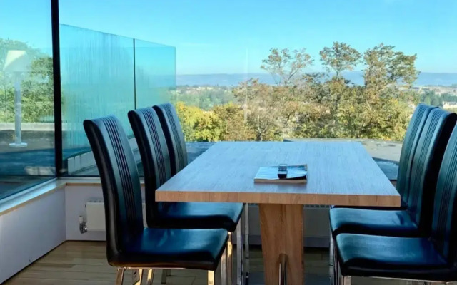 Incredible Edinburgh Penthouse Apartment With Roof Terrace