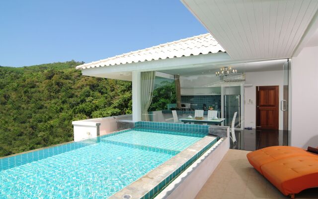 Grand Bleu Ocean View Pool Suite