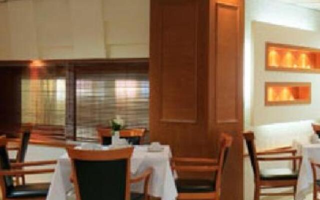 Elpida City Hotel