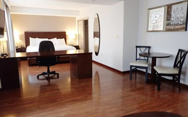 Days Inn & Suites by Wyndham Fort Saskatchewan