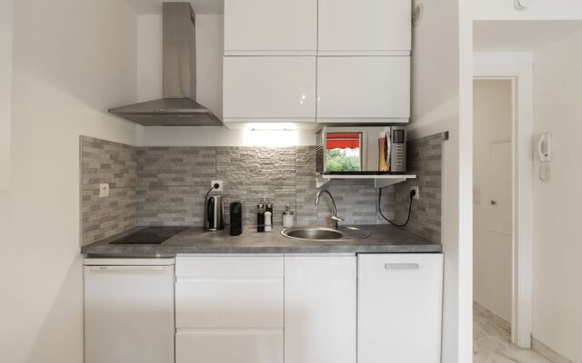 Appartement 2 pièces au calme proche Martinez avec parking privé