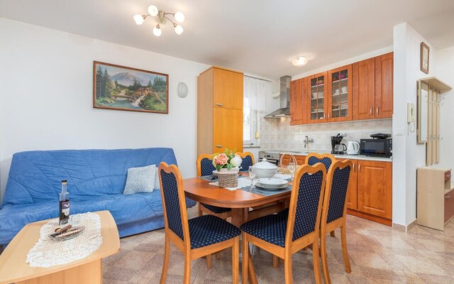 Stunning Apartment in Fazana With Wifi and 2 Bedrooms
