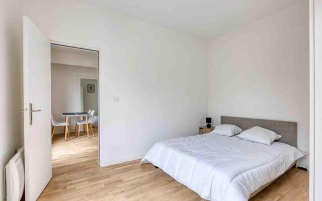 The New White Appart'Hotel Vitry - Next to Paris