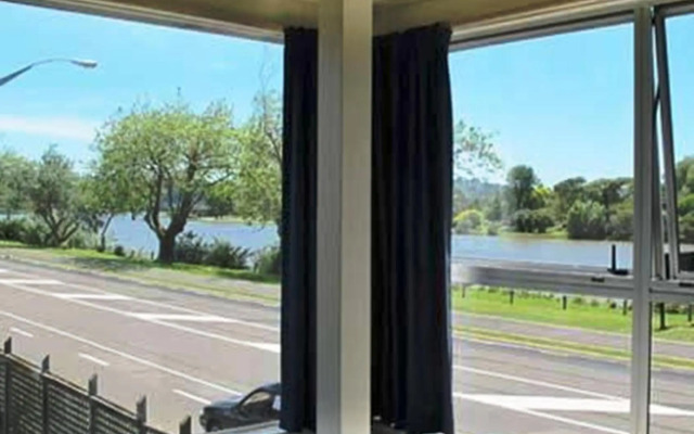 Riverview Motel