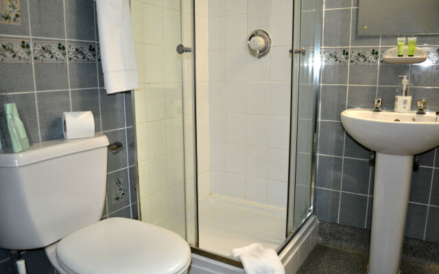 Little Foxes Hotel & Gatwick Airport Parking