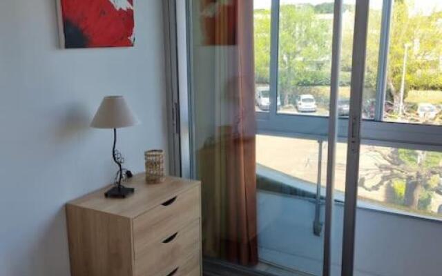 Appartement tout confort entierement renove piscine wifi parking