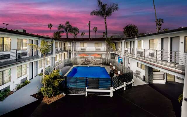 Sunset West Hotel, SureStay Collection by Best Western