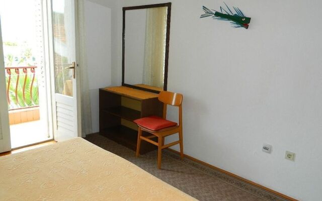 Apartments and Rooms Darinka