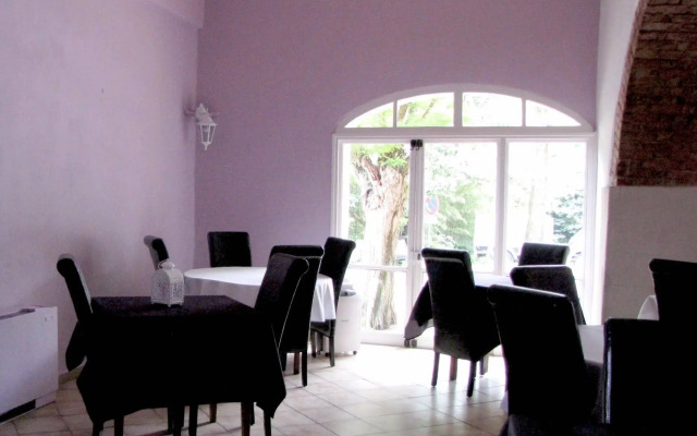 Logis Hôtel Le Domaine de la Régalière