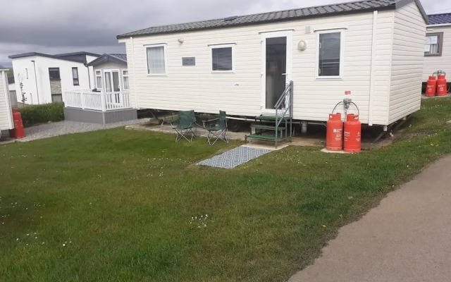 Perranporthcaravan/2bedroom/tv/gasfire