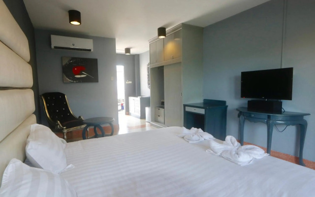 Momento Resort