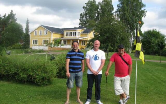 STF Villa Lowar B&B