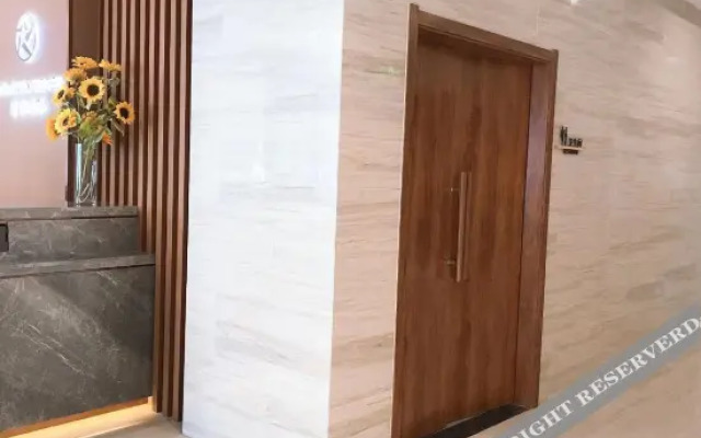 Starway Hotel (Baoding Wanbo Square)
