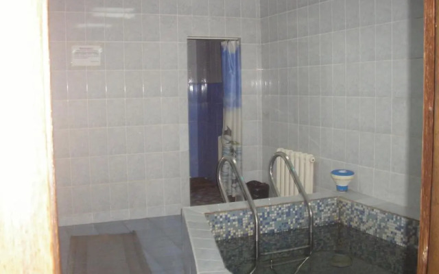 Tri Peskarya Hotel51.173797